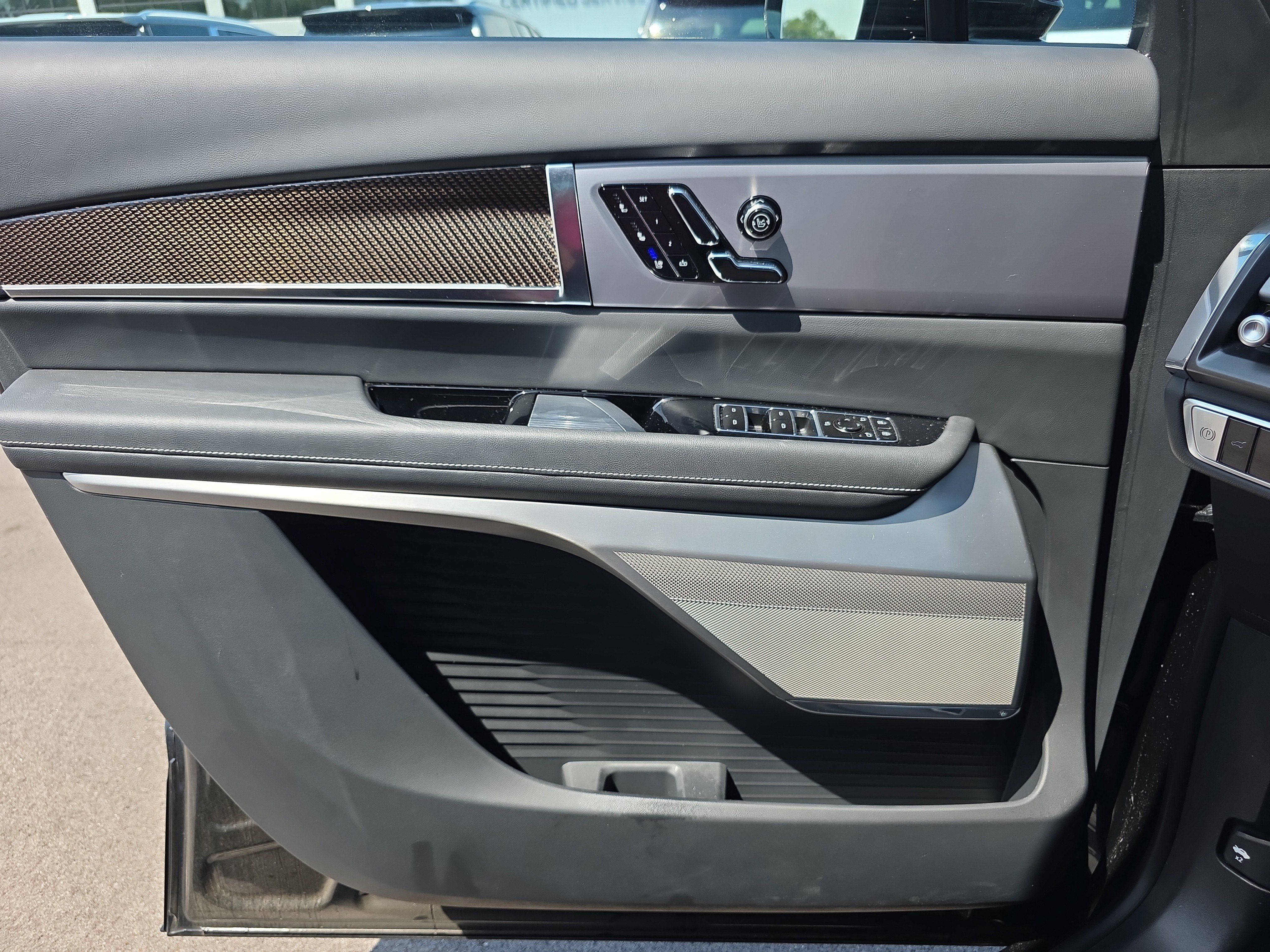 Used 2026 Cadillac Vistiq Sport AWD/4WD image 19