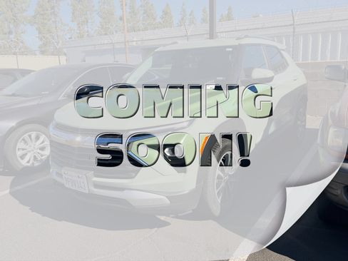 Used 2025 Chevrolet TrailBlazer LT FWD image 1