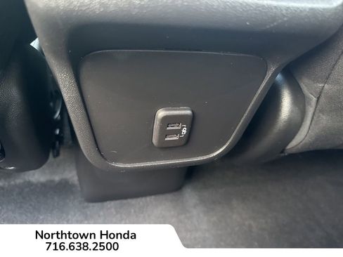 Used 2023 Chevrolet Equinox LS w/ LS Convenience Package AWD/4WD image 20
