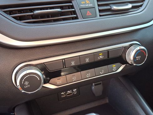 Used 2019 Nissan Altima 2.5 SR image 16