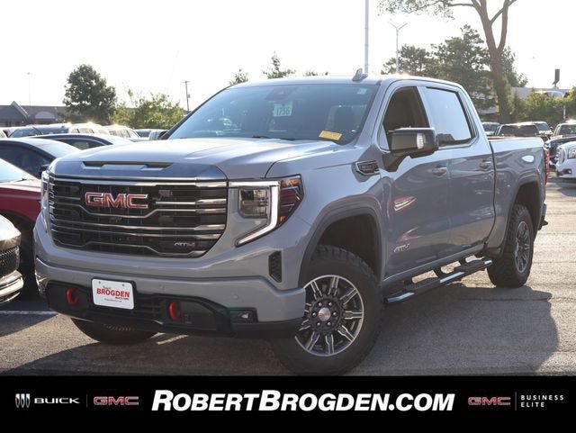 Used 2024 GMC Sierra 1500 AT4 w/ Technology Package AWD/4WD image 1