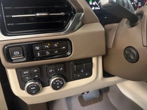 Used 2026 GMC Yukon Denali w/ Denali Reserve Package AWD/4WD image 35