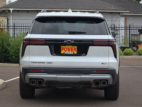 Used 2024 Chevrolet Traverse Z71 w/ Enhanced Driving Package AWD/4WD image 5