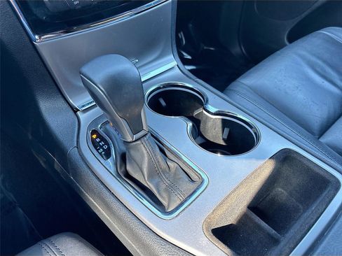 Used 2019 Jeep Grand Cherokee Limited image 18