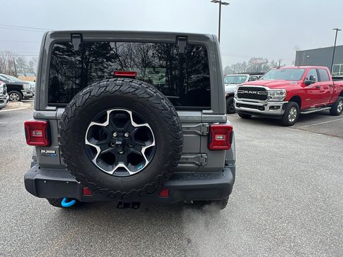 Used 2022 Jeep Wrangler Unlimited Rubicon w/ Steel Bumper Group image 9