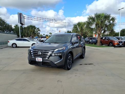 Used 2024 Nissan Rogue SV w/ SV Premium Package FWD image 1