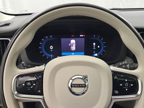 Used 2023 Volvo XC60 B5 Plus image 34