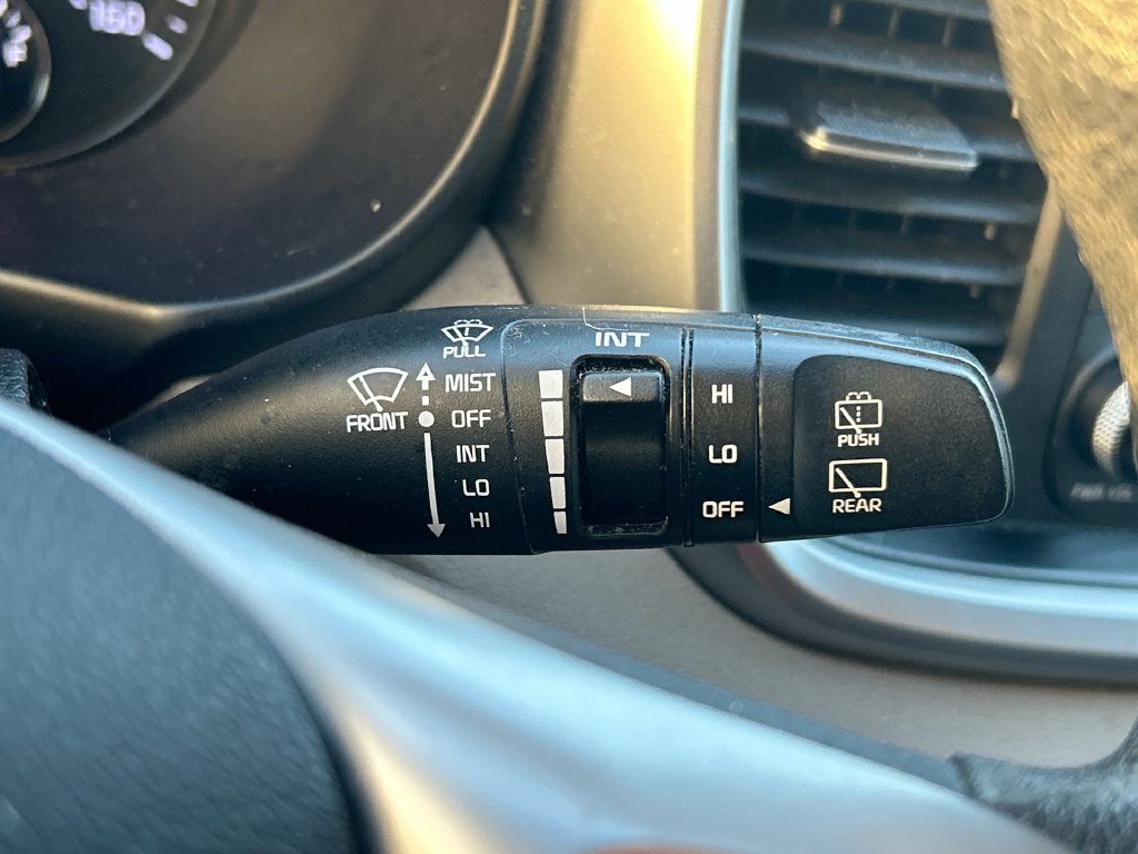 Used 2020 Kia Sorento LX AWD/4WD image 18