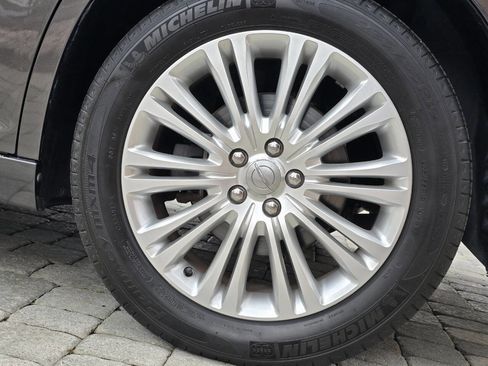 Used 2014 Chrysler 300 C image 44