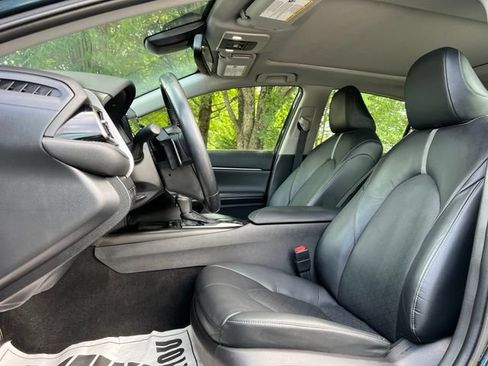 Used 2021 Toyota Camry XSE FWD image 13
