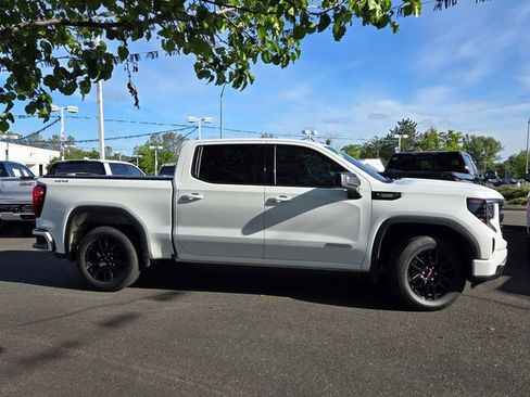 Used 2024 GMC Sierra 1500 Elevation image 3