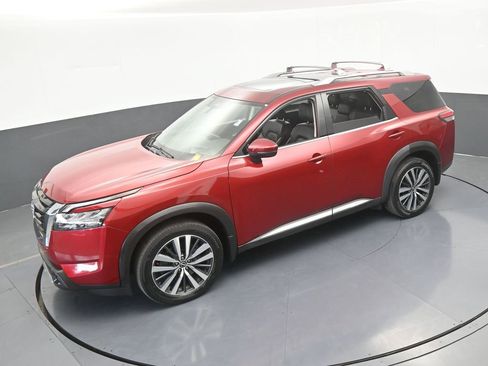 Used 2022 Nissan Pathfinder Platinum w/ Cargo Package FWD image 60