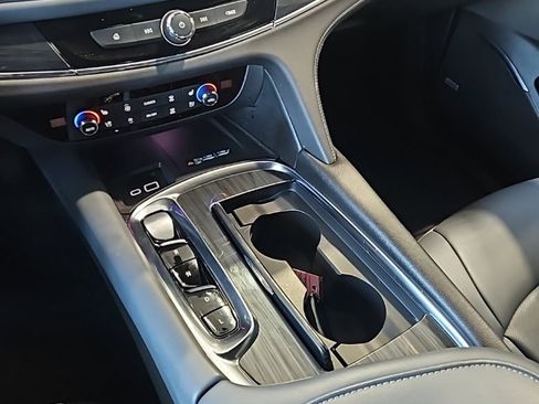 Used 2024 Buick Enclave Premium image 35