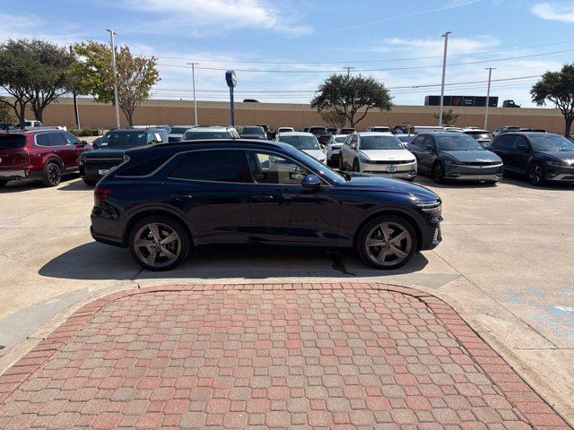 Used 2022 Genesis GV70 3.5T Sport w/ Sport Prestige Package AWD/4WD image 4