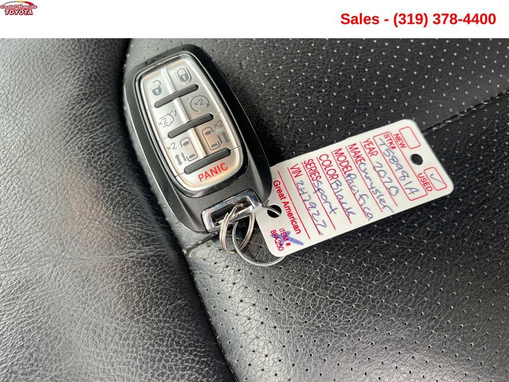 Used 2020 Chrysler Pacifica Touring-L w/ Advanced Safetytec Group FWD image 17