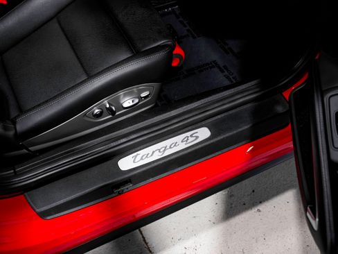 Used 2015 Porsche 911 Targa 4S image 30