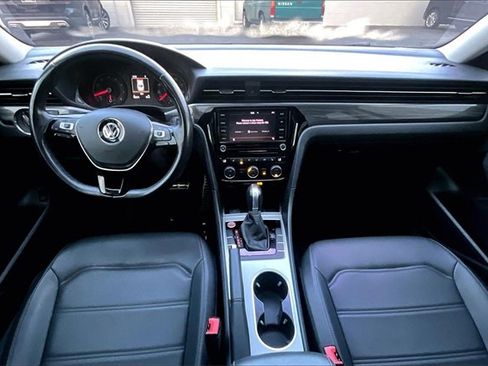 Used 2020 Volkswagen Passat 2.0T R-Line image 15