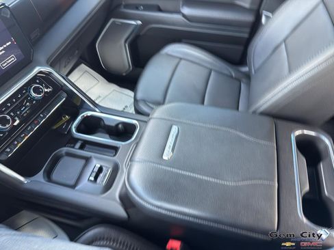 Used 2024 GMC Sierra 3500 Denali w/ Denali Reserve Package AWD/4WD image 22