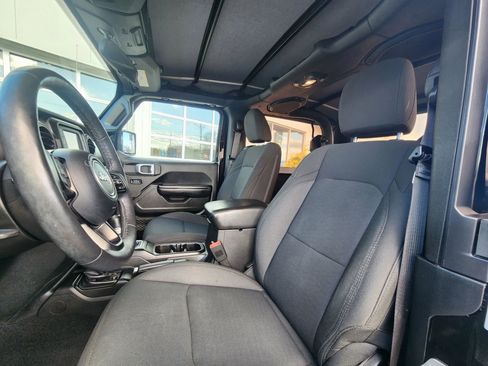 Used 2018 Jeep Wrangler Sport AWD/4WD image 25