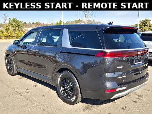 Certified 2023 Kia Carnival LX image 5