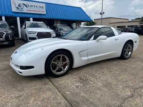 Used 2004 Chevrolet Corvette Coupe w/ Roof Package RWD image 24