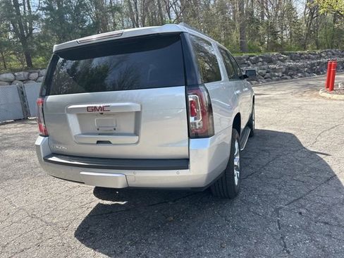 Used 2016 GMC Yukon SLT w/ Open Road Package AWD/4WD image 5