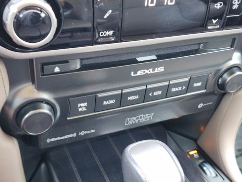 Used 2023 Lexus GX 460 Luxury w/ Accessory Package AWD/4WD image 13