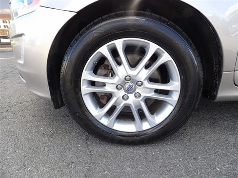 Used 2015 Volvo XC60 T5 w/ Proximity Package image 27