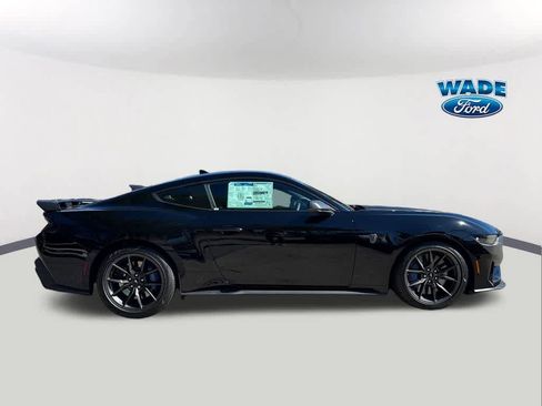 New 2025 Ford Mustang Dark Horse image 4