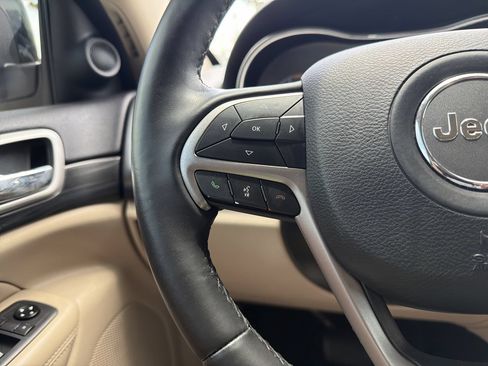 Used 2020 Jeep Grand Cherokee Laredo RWD image 23