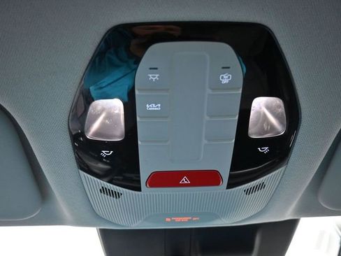 Used 2025 Kia K4 LXS image 30