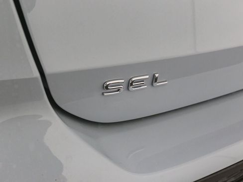 New 2026 Volkswagen Taos SEL AWD/4WD image 10