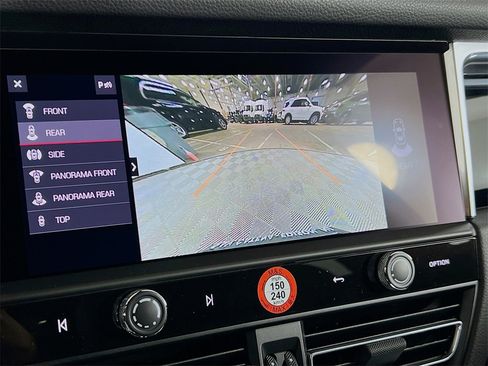 New 2026 Porsche Macan image 17