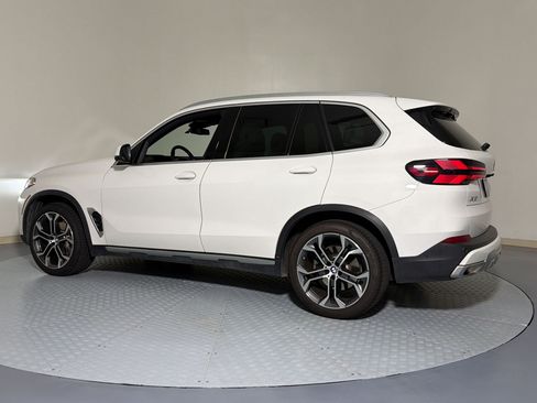 Used 2024 BMW X5 sDrive40i w/ Parking Assistance Package RWD image 3