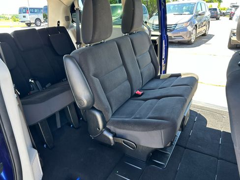 Used 2019 Dodge Grand Caravan SE w/ UConnect Hands-Free Group FWD image 24