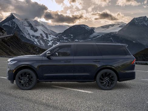 New 2026 Lincoln Navigator Reserve w/ Jet Appearance Package image 3