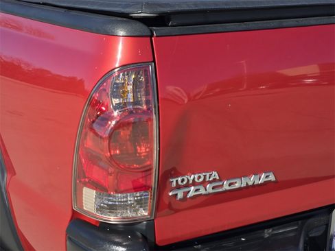 Used 2014 Toyota Tacoma PreRunner image 5