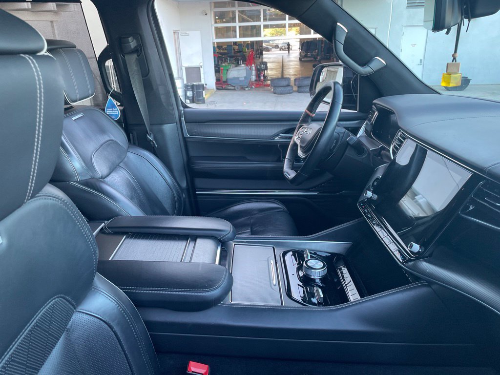 Used 2022 Jeep Grand Wagoneer Series II AWD/4WD image 9
