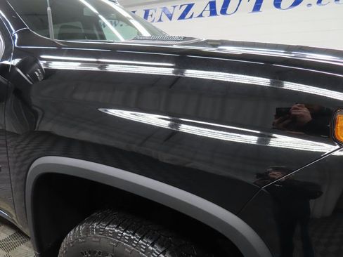 Used 2025 Chevrolet Silverado 2500 LT image 35