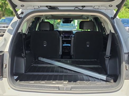 Used 2023 Kia Sorento EX w/ Panoramic Sunroof Package FWD image 6