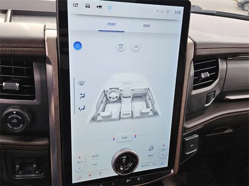 Used 2024 Ford Expedition King Ranch image 23