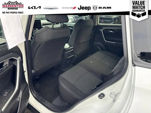 Used 2024 Toyota RAV4 XLE AWD/4WD image 13