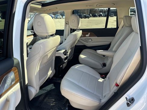 Used 2023 Mercedes-Benz GLS 450 4MATIC w/ AMG Line Exterior image 10