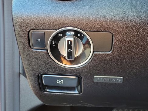 Used 2017 Mercedes-Benz SLC 43 AMG image 29