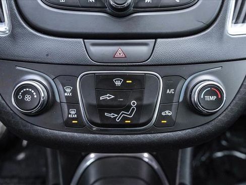 Used 2016 Chevrolet Malibu LT image 17