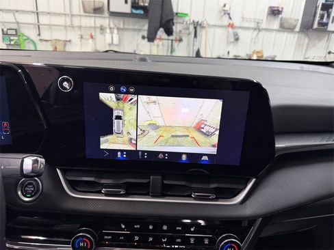 Certified 2025 Chevrolet Equinox LT w/ Convenience Package II image 18