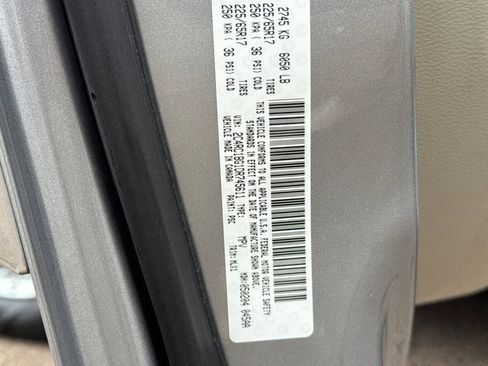 Used 2013 Chrysler Town & Country Touring image 37