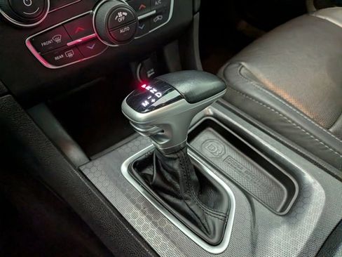 Used 2018 Dodge Charger GT image 18