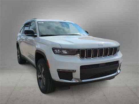New 2025 Jeep Grand Cherokee L Limited image 2