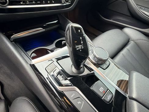 Used 2019 BMW 530e w/ Convenience Package image 13